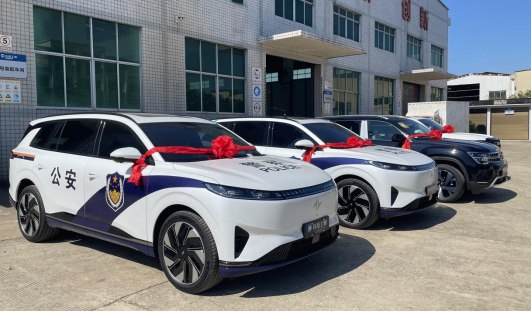 未命名_副本.jpg 麻陽公安執(zhí)法執(zhí)勤車順利交付